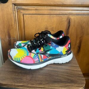 Brooks Trace 2 Running Shoe Limited Edition Mens 8 Black Multi Run Proud Sneaker